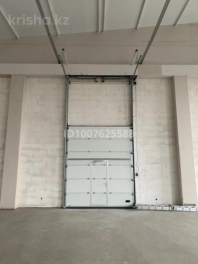 Зал без колонн 1 400 м² · Тлендиева 41, фото 6